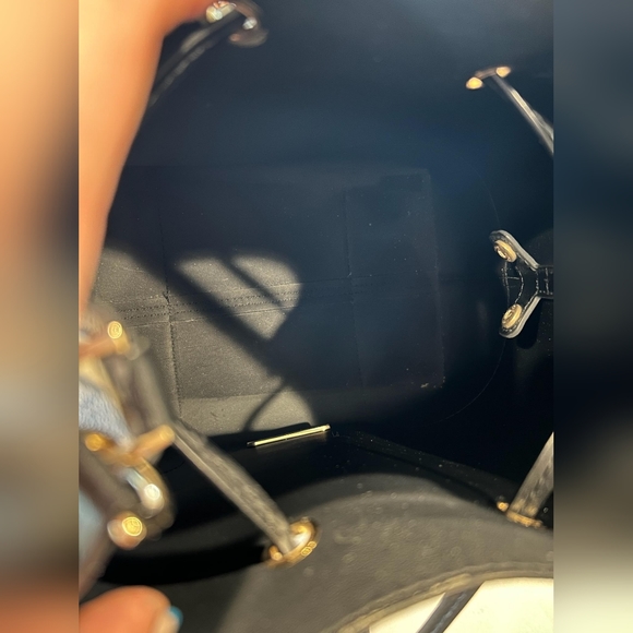 MICHAEL Michael Kors Drawstring Bucket Tote - Picture 4 of 6